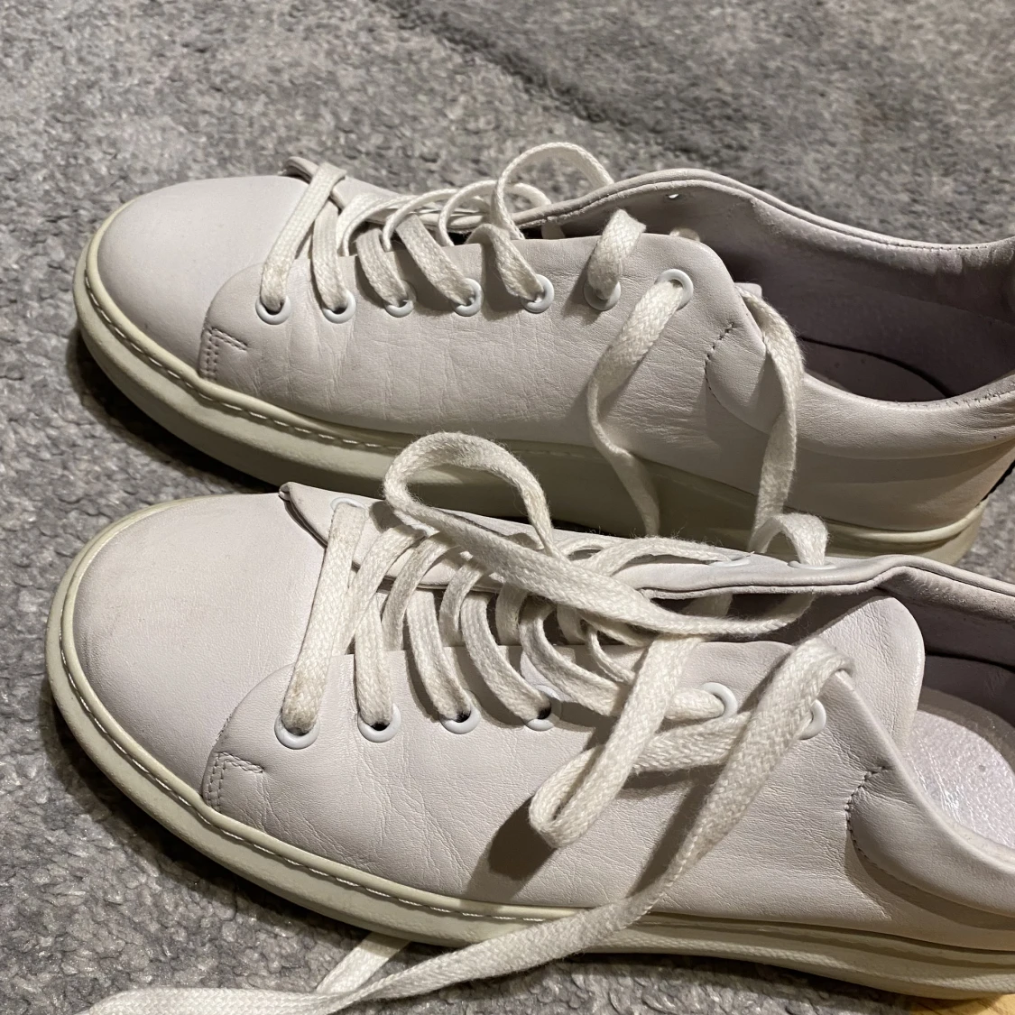 Skor från Pavement - 90