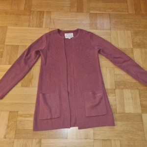 Cardigan  - Cardigan från bondelid strl small 