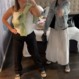 Skit snygga kostymbyxor ⚡️⚡️ - Jättefina kostymbyxor med ränder på (se bild)✨✨Storlek 46 i herr, dvs S✨✨köp direkt för 150+frakt🌈säljer då de är för små😕