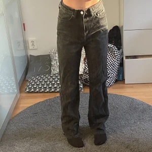 Weekday svarta jeans - Inte använda så mycket och i super duper tillstånd!