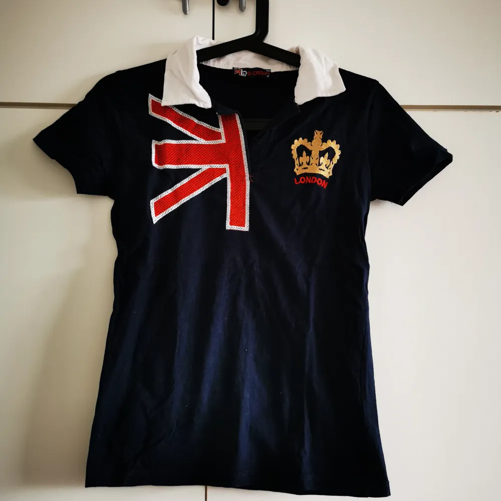 T-shirt from G-crown. Size S. Used very few times . T-shirts.