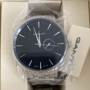 Gant Park Hill II klocka - Fick en Gant klocka i present som aldrig kommit till användning. Den har allt plast på sig och kommer i originalförpackningen.