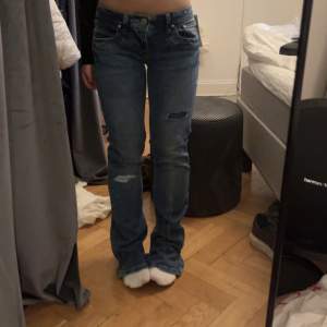 Intressekoll på mina lågmidjade ltb jeans i modellen valerie, storlek 25/30💗💗aldrig använda! 