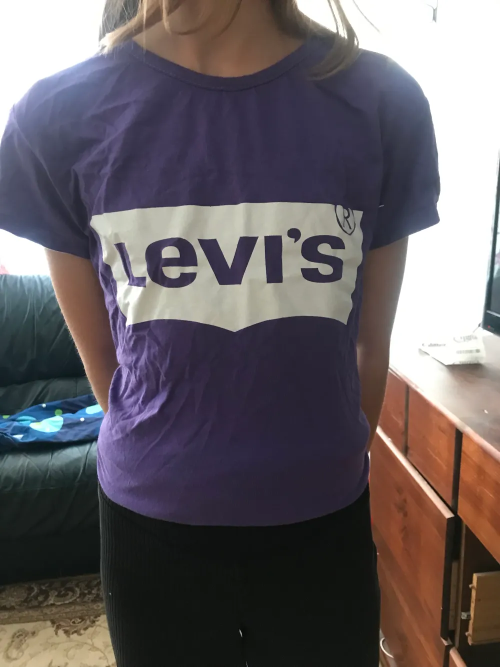 Lila Levi’s T-shirt den har tyvärr blivit för liten. Bra skick.. T-shirts.