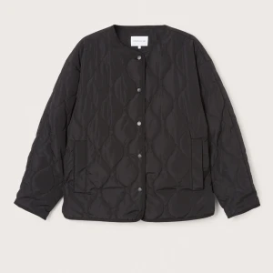 Tunn dunjacka! - Super fin jacka som inte kommer till så mycket användning. Nypris 1299 kr, mitt pris 650 kr. Kan diskuteras vid snabb affär!