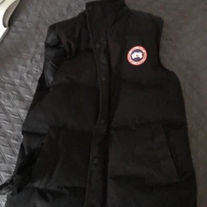 Canada goose väst  - God skick  Storlek S 
