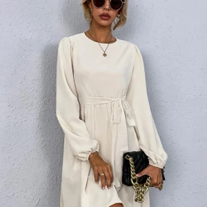 Ny klänning  - Helt ny oanvänd klänning i stl S