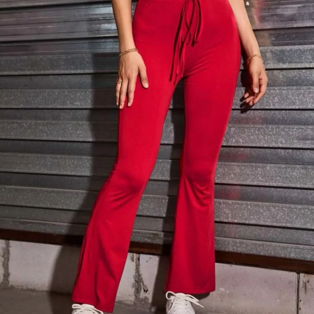 Jätte fina Röda leggings från Shein 😍. Jeans & Byxor.