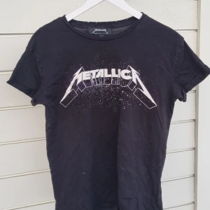 Original Metallica T-shirt - Original Metallica T-shirt, it doesn't fit my style anymore so I'm selling it. In good condition.