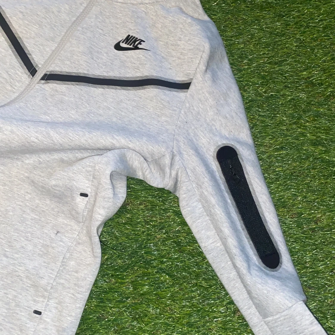 Nike Tech till salu - 90