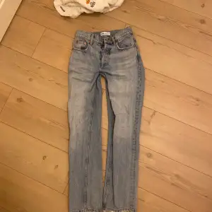 Säljer mina fina jeans från zara! Pris kan diskuteras ❤️