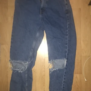 Riped jeans  - Gammal men oanvänd