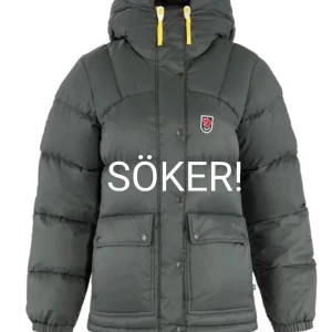 SÖKER FJÄLLRÄVEN EXPEDITION  - Söker storlek xxs- xs, kanske även xxxs om måtten funkar. Inga hål eller liknande.  Endast Svart  Ska kunna skickas. 