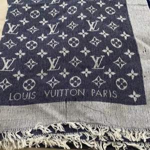 Louis Vuitton scarf 