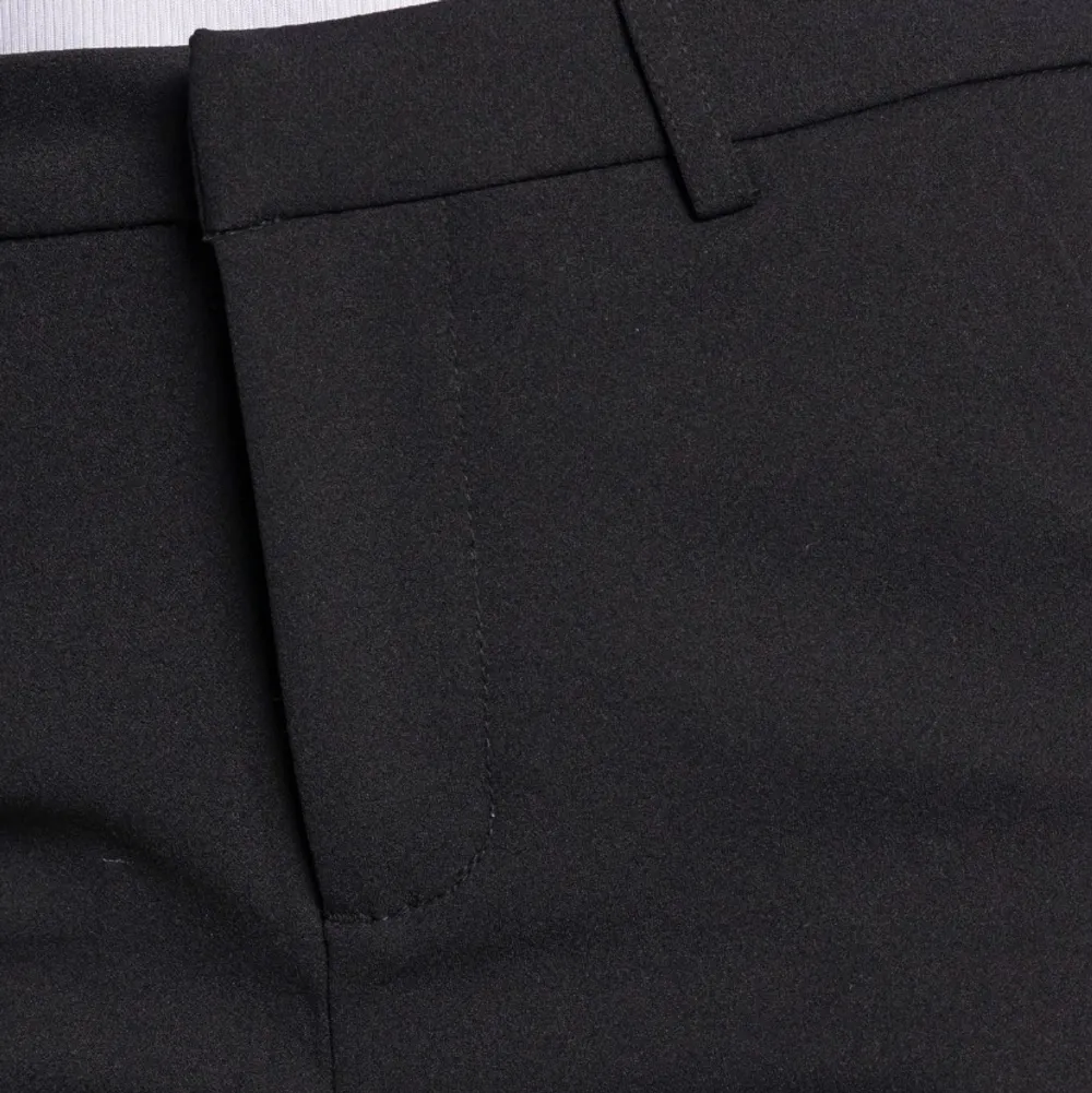 Svarta kostymbyxor från Vero Moda som inte längre kommer till användning. Storlek XS/32 . Jeans & Byxor.