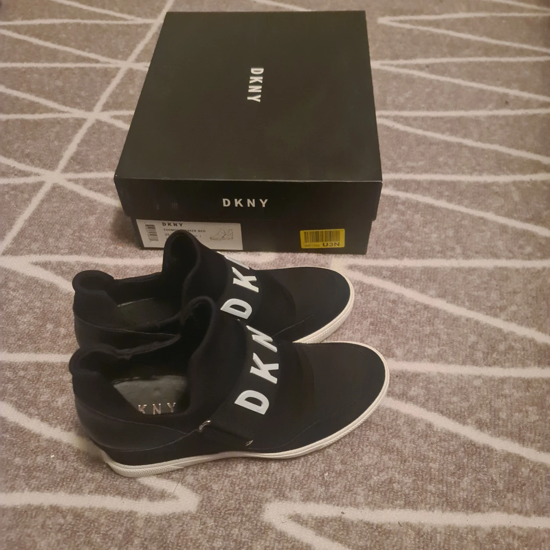 DKNY skorna som nya  - 90