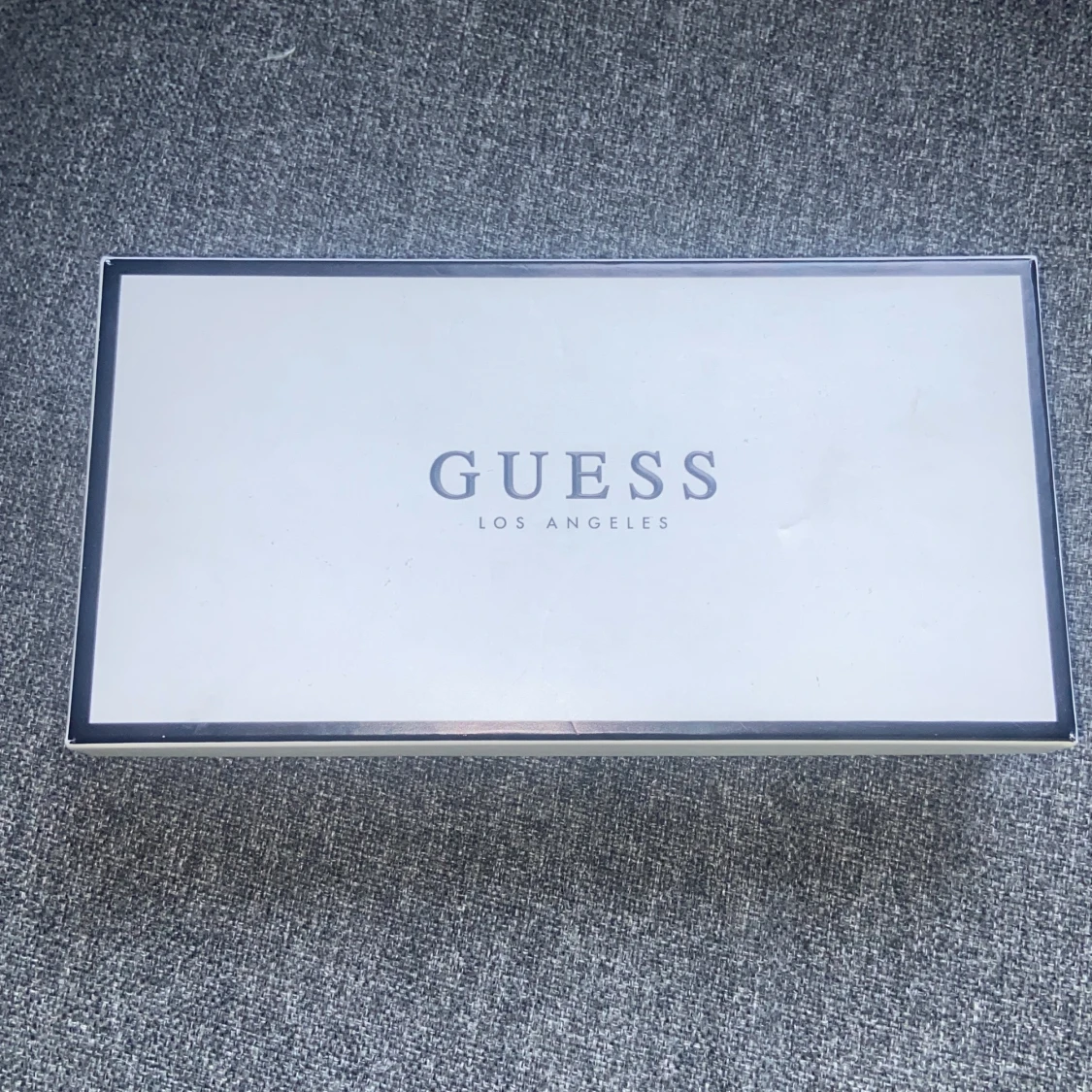 Guess scarf