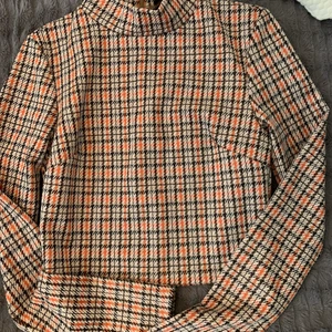 Tröja  - Använd Max 2 gånger, i bra skick 