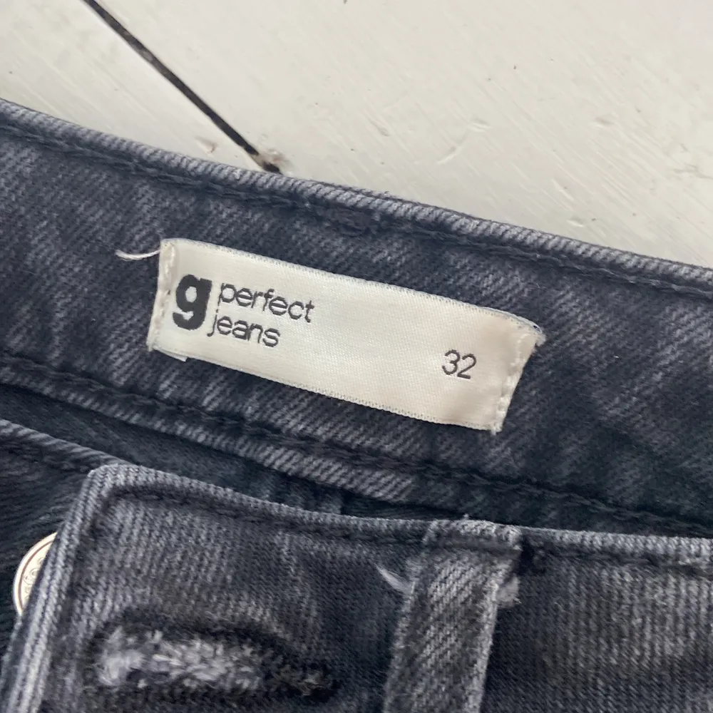 Varsamt använda! Säljer pga för små, frakt tillkommer💞 pris går att diskuteras. Jeans & Byxor.