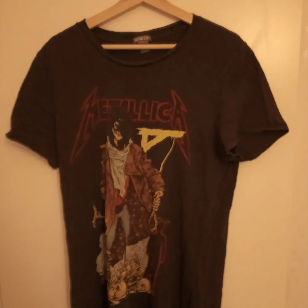 Snygg Metallica t-shirt. T-shirts.