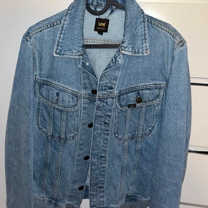 Lee vintage jacka storlek S - Lee vintage  Storlek S Köparen står för frakten 