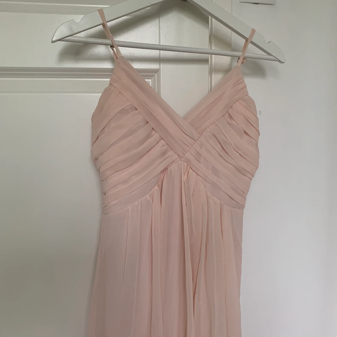 Ljusrosa sommar- och aftonklänning 