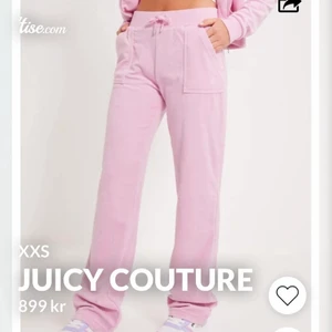 Juicy Couture - !PRIS GÅR ATT DISKUTERA! Säljer dessa rosa juicy byxorna med fickor bak och fram i storlek XXS. Köpta på Nelly. Änvända max 3 gånger så de är i nytt skick. 600+frakt