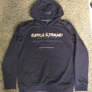 Supply and demand Hoodie som har använd nån gång 