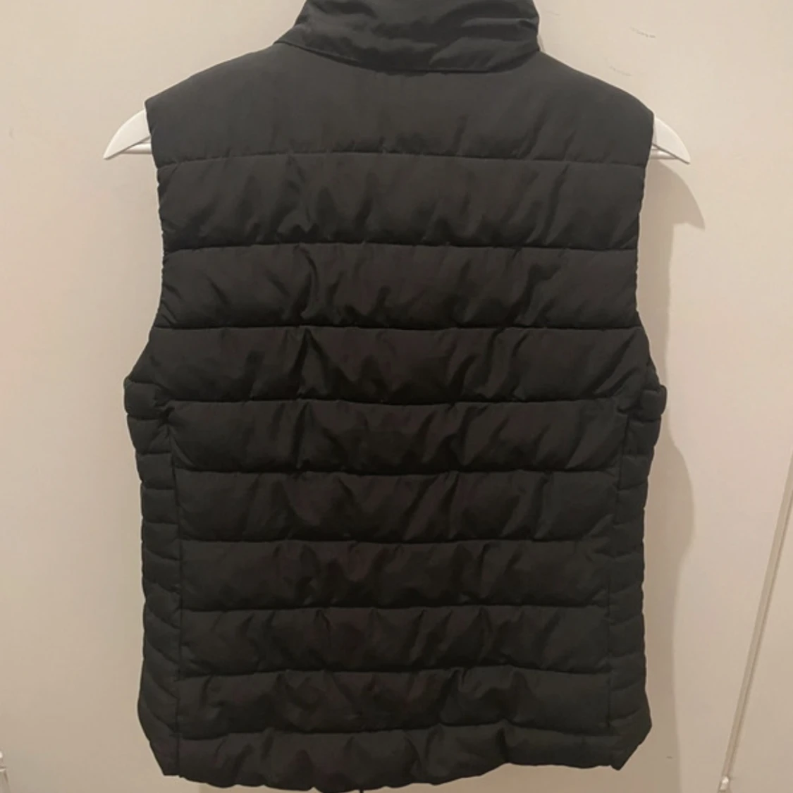 Svart väst  - 90
