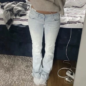 Ltb jeans - Ltb jeans, jättefina men säljer för att de var för stora. Fint skick Midjemått: 80cm Innerbenslängden: 77cm