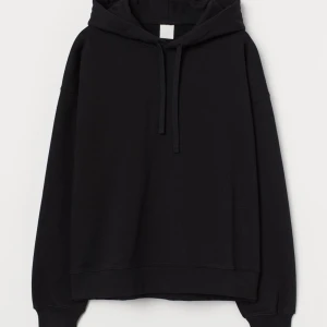 svart hoodie  - svart hoodie från h&m i storlek S. nypris 150kr.