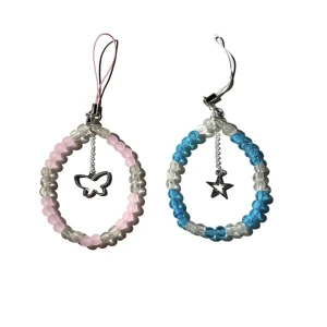 Crystal Phonecharms - Söta handgjorda phonecharms för att pynta din mobil med! 65kr/styck 💗🦋  Bjuder på gratis frakt 🚚 Betalning sker via swish, skriv vid intresse 🧸💗