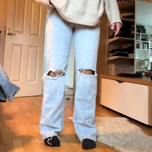 Jeans - Inköpspris: 399 SEK Storlek: 38 EU Full Length (Jag är 179 cm) Nyskick Använda 1-3 gånger