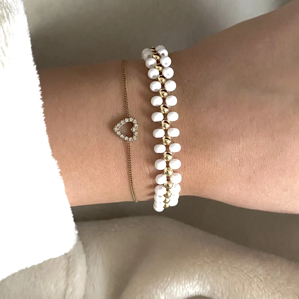 Handgjort pärl armband ❤️. Accessoarer.