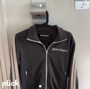 Palm angels kofta - Använd cirka 5 gånger annars spillrans ny, kan även tänka ett mig byte 