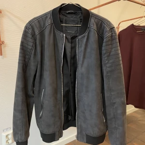 Zara Man jacka - Tjenis p..! Zara Man jacka Pris går att diskuteras
