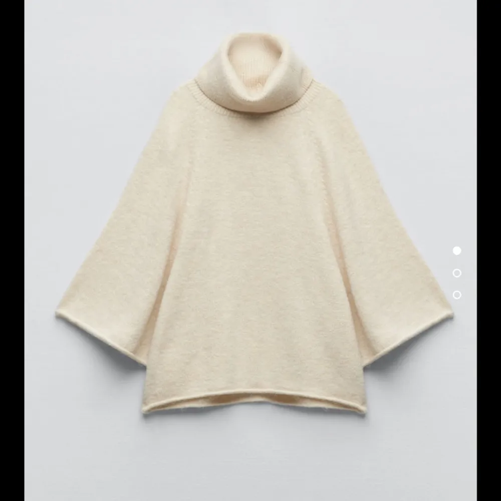 Säljer nu denna eftertraktade stickade tröjan från Zara!! Den är endast använd 2 gånger då färgen inte passade mig 💋 . Stickat.