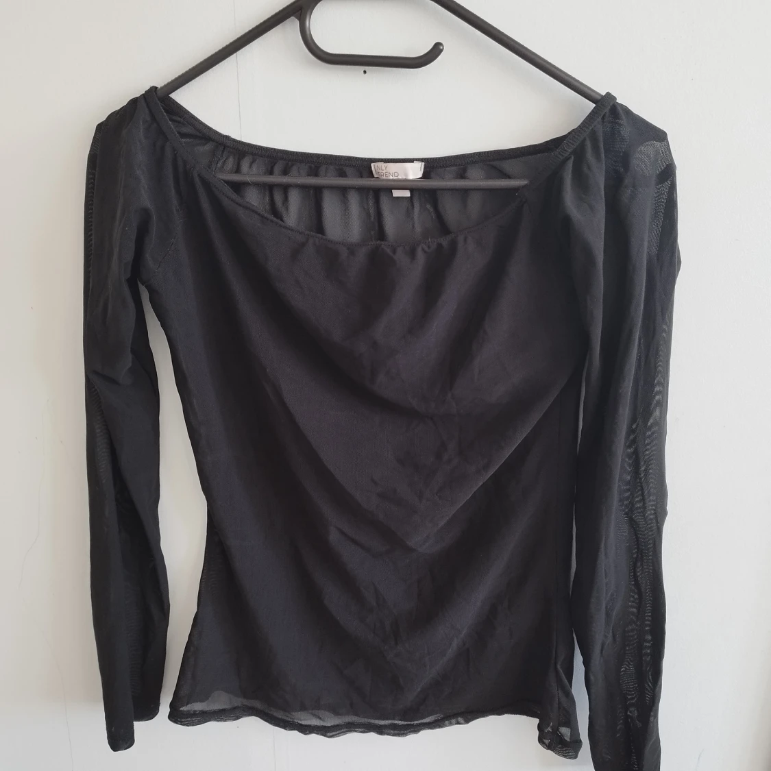 Genomskinlig Nelly tröja st M