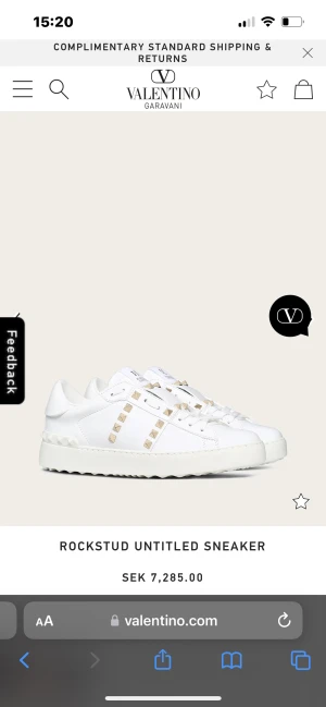 Rockstud untitled sneakers - Säljer nu mina valentinos, skriv för egna bilder jag har tagit dessa bilder från deras hemsida❤️