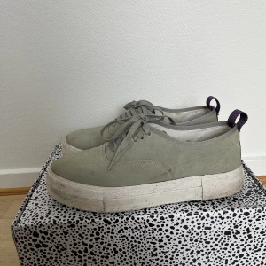 Eytys mother suede - Sparsamt använda skor som är i bra skick! Storlek 42  