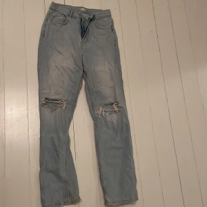 Ljusblå jeans  - Från Gina mycket bra sicka!! 🫶🏼