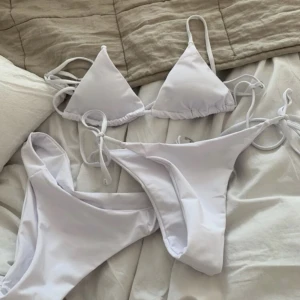 Vit bikini  - Vit oanvänd bikini med snörning🤍