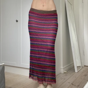Knitted kjol zara - Stickad kjol från Zara. Lång och lågmidjad. Storlek M. Maxikjol🌻🌷