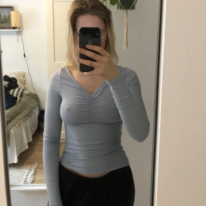 Långärmad tröja  - Aldrig använd 