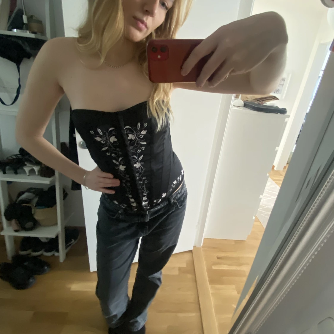 Svart korsett  - 90