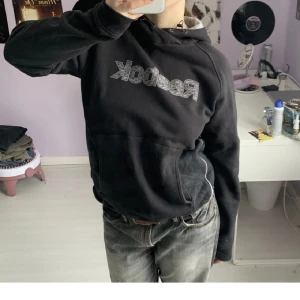 Reebok - Sjukt snygg men har för många av desss!! 