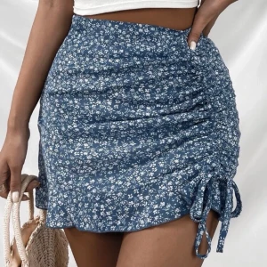 Kjol  - Kjolen är helt ny och är i storlek XS‼️💞