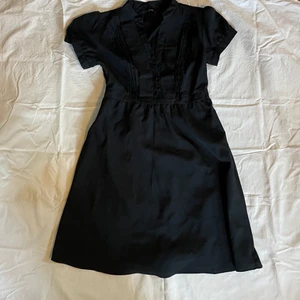 Svart klänning - Svart söt klänning. Står storlek XS men passar även S 50kr + frakt 