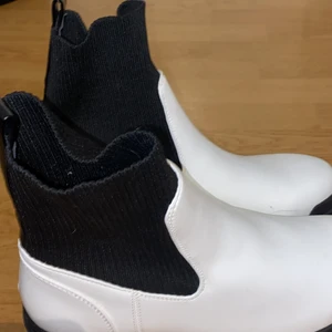 Jättefina vinter skor - Jättefina skor som aldrig är använda för att det var lite för stora