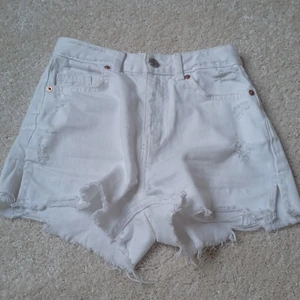 Vanliga shorts  - Från new yorker använd 2 gånger annars i bra skick 